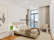 Apartamento T2 com varanda e garagem junto ao Rio Douro