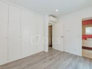 Apartamento T2 com varanda e garagem na Estrela, São Bento