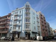 Apartamento T2 com varanda e renovado, em Campo de Ourique