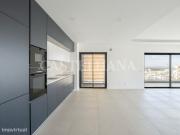 Apartamento T2, com varanda, em Faro