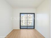 Apartamento T2, com varanda, em Faro