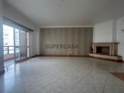 Apartamento T2 com varanda na Póvoa de Santa Iria Apartamento T2 com varanda na Póvoa de Santa Iria