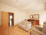 Apartamento T2 com varanda para arrendamento junto a...