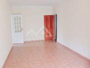 Apartamento T2 com varanda perto da Lourinhã