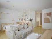 Apartamento T2, com varandas, no Porto