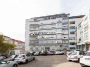 Apartamento T2 com vista e excelentes varandas