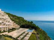 Apartamento T2 com vista mar e varanda em Sesimbra