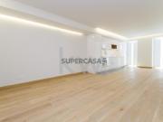Apartamento T2 de áreas generosas em Venda no Largo do...