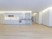 Apartamento T2 de áreas generosas em Venda no Largo do...