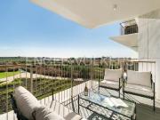 Apartamento T2 de luxo a 50m da praia, vendido mobilado