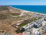 Apartamento T2 de luxo a estrear, com vista mar e a 50...