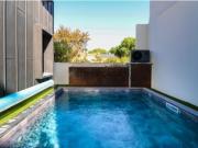 Apartamento T2 de luxo com PISCINA AQUECIDA e jacuzzi...