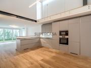 Apartamento T2 duplex, estacionamento e jardim, Lisboa