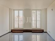 Apartamento T2 duplex, na Praça da Batalha, Porto