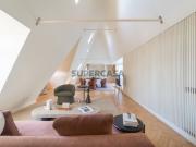 Apartamento T2 Duplex, último piso, na Av. dos Aliados,...