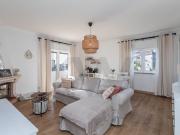 Apartamento T2 em Agualva Cacém | Varanda | Arrecadação Apartamento T2 em Agualva Cacém | Varanda | Arrecadação