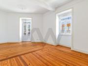 Apartamento T2 em Arroios!