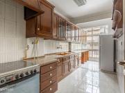 Apartamento T2 em Benfica, com 2 WC's, Varandas e...