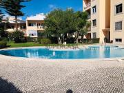Apartamento T2 em Condomínio com piscina e garagem,...