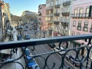 Apartamento T2, em edificio recente, na Graça