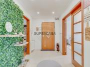 Apartamento em Igreja Nova e Cheleiros
