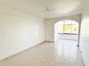 Apartamento T2 em Oeiras com Arrecadação