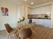 Apartamento T2 em remodelação com varanda em Benfica