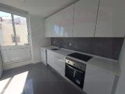 Apartamento T2 em remodelao Total, Buraca, Amadora