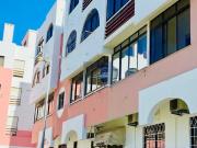 Apartamento T2 parcialmente remodelado em Santo Antônio...