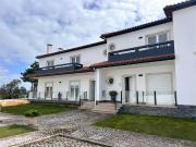 Apartamento T2, entre Salir do Porto e São Martinho do...