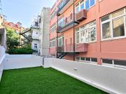 Apartamento T2 espaçoso, com jardim, em Arroios, Lisboa