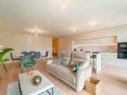 Apartamento T2 mobilado, com rooftop e vista mar, em...