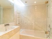 Apartamento T2 mobilado, com terraço e estacionamento,...