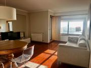 Apartamento T2 mobilado com vista mar em prédio de luxo