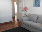 Apartamento T2 mobilado, inserido em moradia bi familiar...