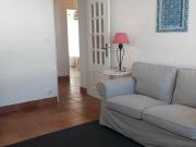 Apartamento T2 mobilado, inserido em moradia bi familiar...