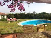 Apartamento T2 mobilado, inserido em moradia com jardim...