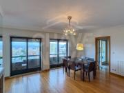 Apartamento T2 mobilado na Avenida da República