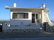 Andar de Moradia T2 Mobilado no Sítio da Nazaré