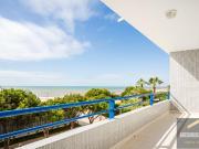 Apartamento T2 na Linha de Frente da Praia em Quarteira...