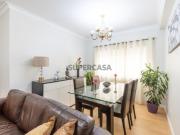 Apartamento T2 na praia da Amorosa com garagem fechada