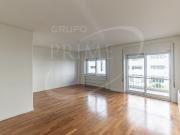 Apartamento T2 no Aviz, com 100m2 e com varanda