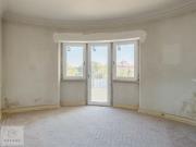 Apartamento T2 no centro Amoreiras com varanda para venda