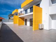 Apartamento T2 no Centro da Parede com Amplo Terraço em...