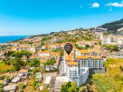Apartamento T2 no Centro do Caniço com Vista Mar e Piscina