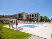 Apartamento T2 no condomínio Villa Restelo, em Lisboa