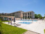 Apartamento T2 no condomínio Villa Restelo, em Lisboa