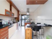 Apartamento T2 no Seixal com garagem box e arrecadação