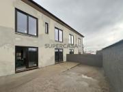 Apartamento T2 novo com logradouro e lugar de garagem em...