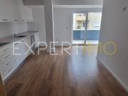 Apartamento T2, Novo, com varanda e garagem dupla